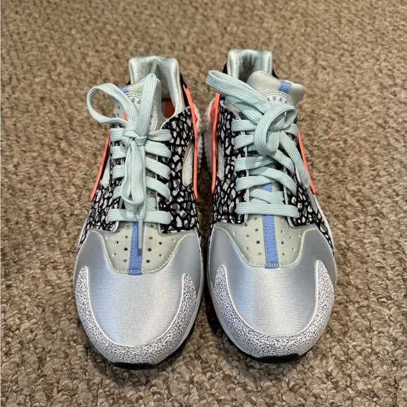 NIKE AIR HUARACHE - Picture 3 of 4